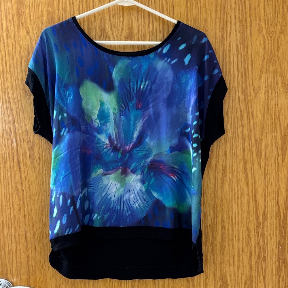 Apt. 9 Blue & black Floral Short Sleeve Top